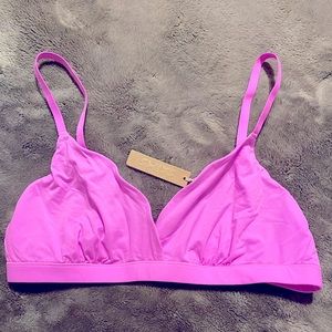 SKIMS FITS EVERYBODY TRIANGLE BRALETTE